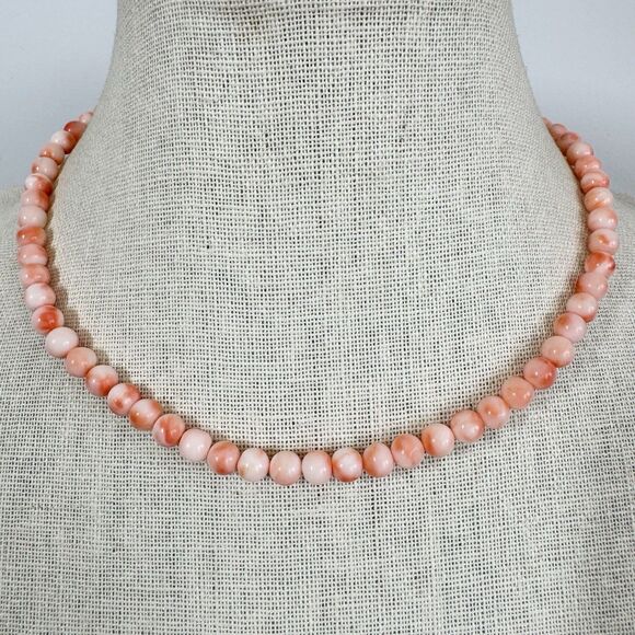 Vintage Angel Skin Coral Pink 2.5mm Round Beaded Necklace Collar Length 16.5” - Picture 3 of 9